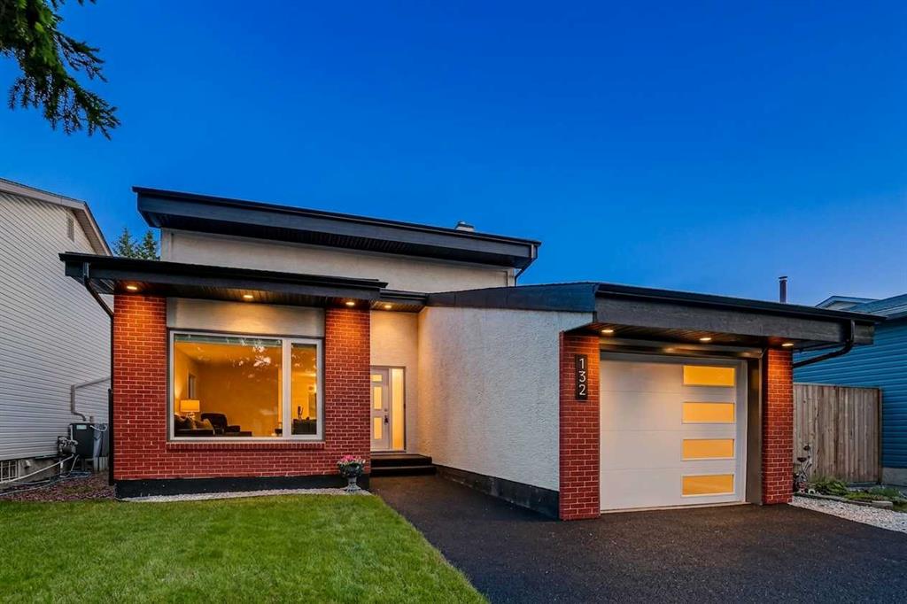 Picture for 132 WOODGLEN Way SW
