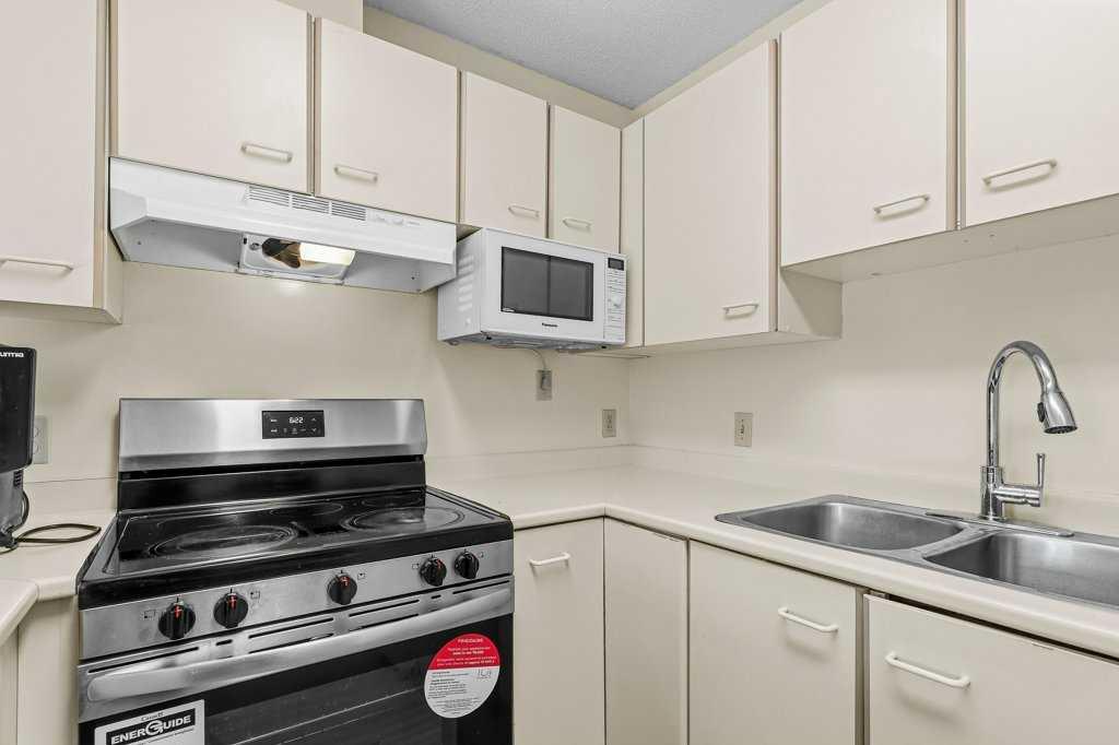 Picture for 3400, 2422 Edenwold Heights NW