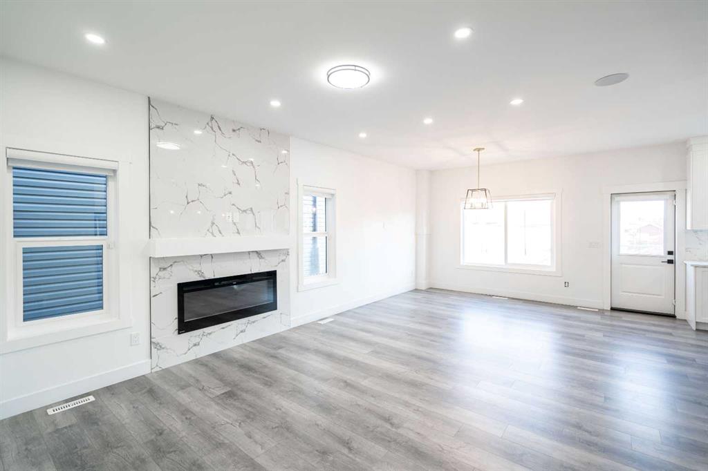Picture for 123 Saddlecrest Grove NE