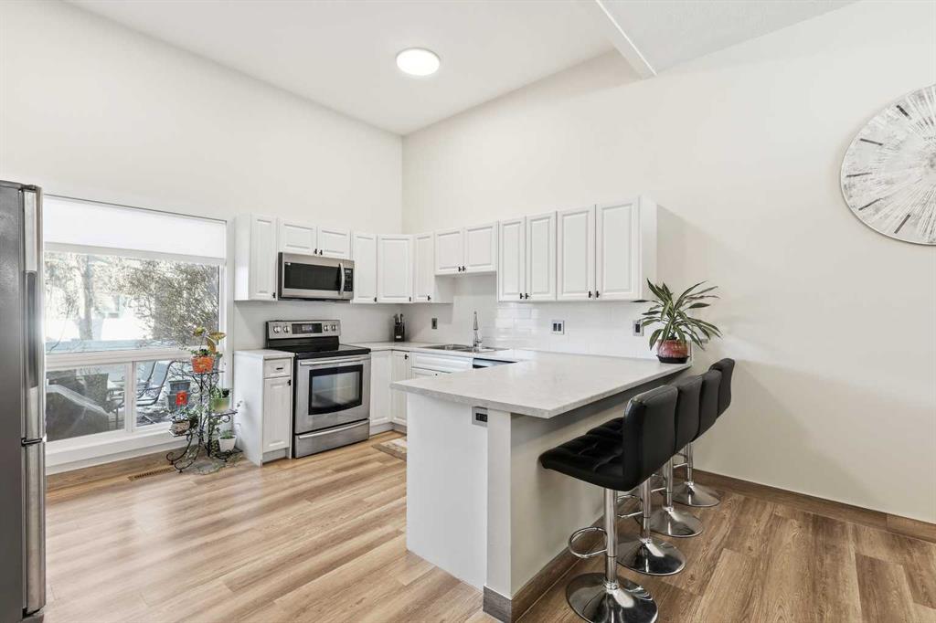 Picture for 443 Brae Glen Crescent SW