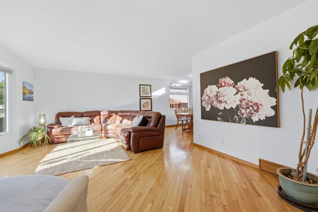 Picture for 6016 Dalcastle Crescent NW