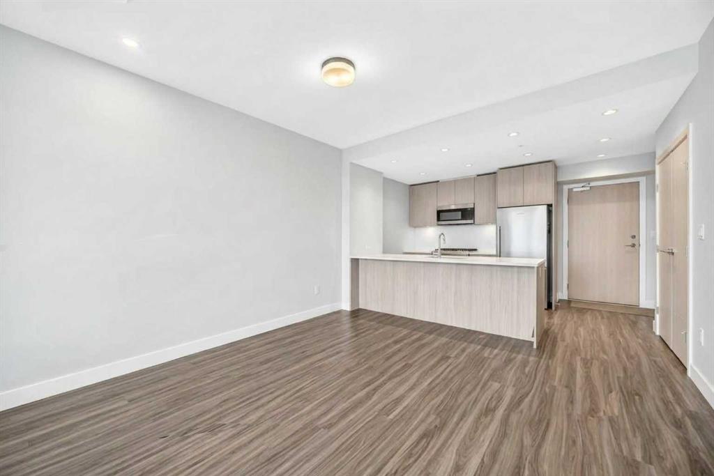 Picture for 1807, 530 3 Street SE