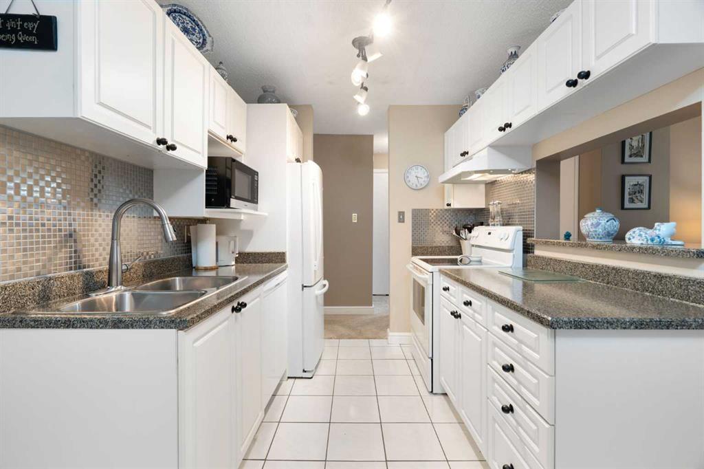 Picture for 2107, 202 Braeglen Close SW
