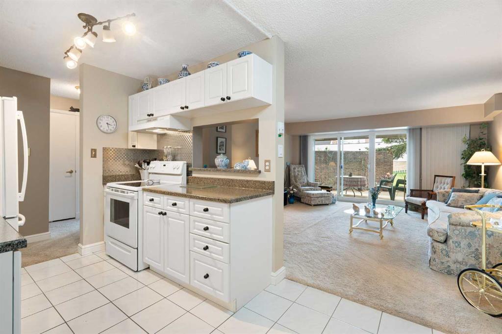 Picture for 2107, 202 Braeglen Close SW