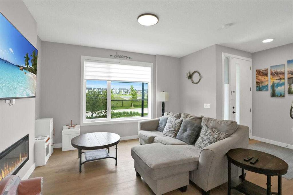 Picture for 1139 Lanark Boulevard SE