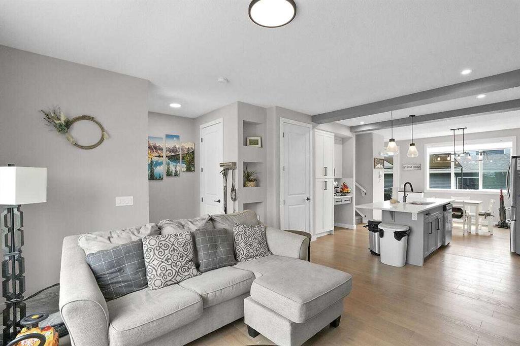 Picture for 1139 Lanark Boulevard SE