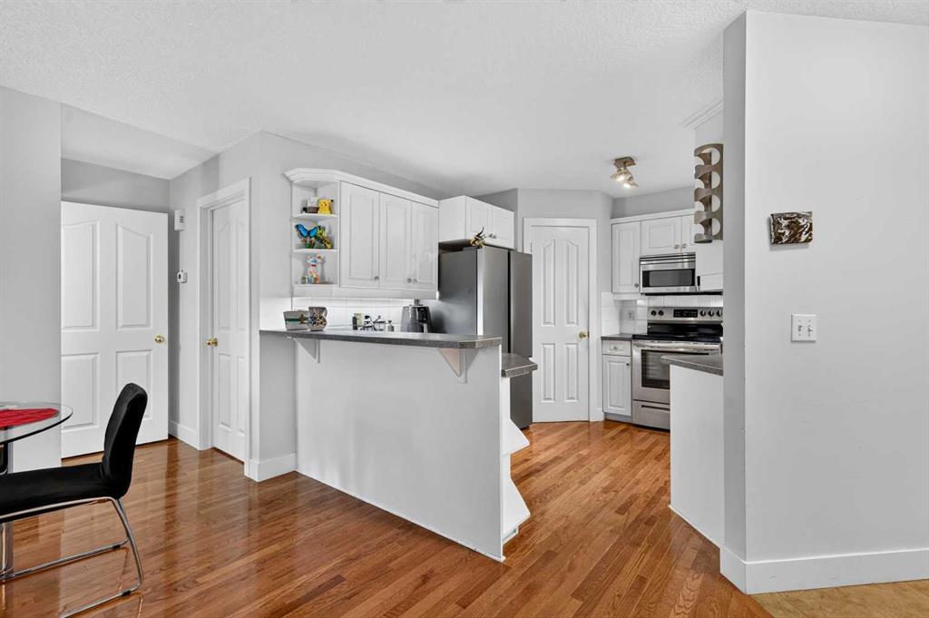 Picture for 2, 2811 24A Street SW