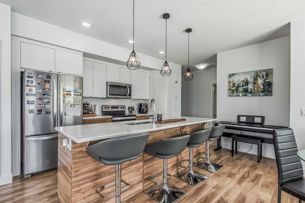 Picture for 112, 19621 40 Street SE