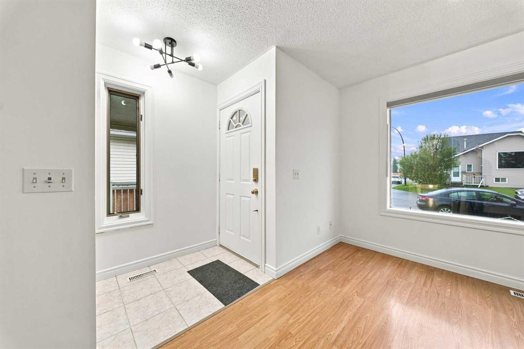 Picture for 228 Taradale Close NE