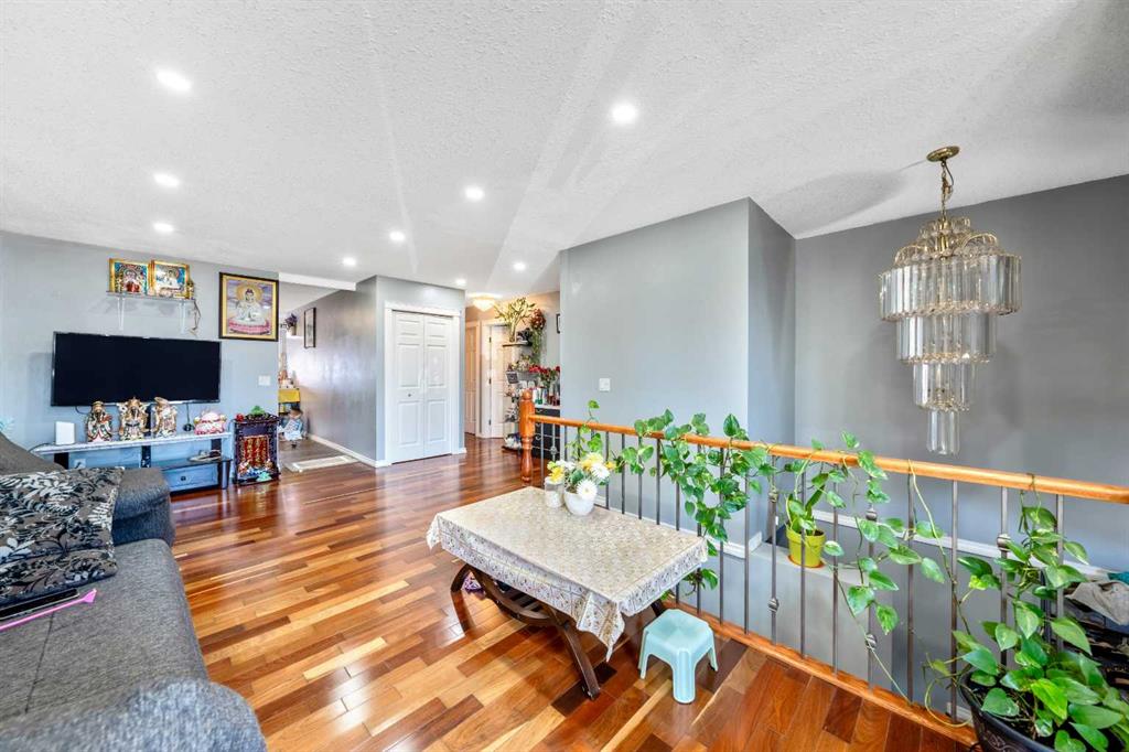 Picture for 318 Applewood Drive SE