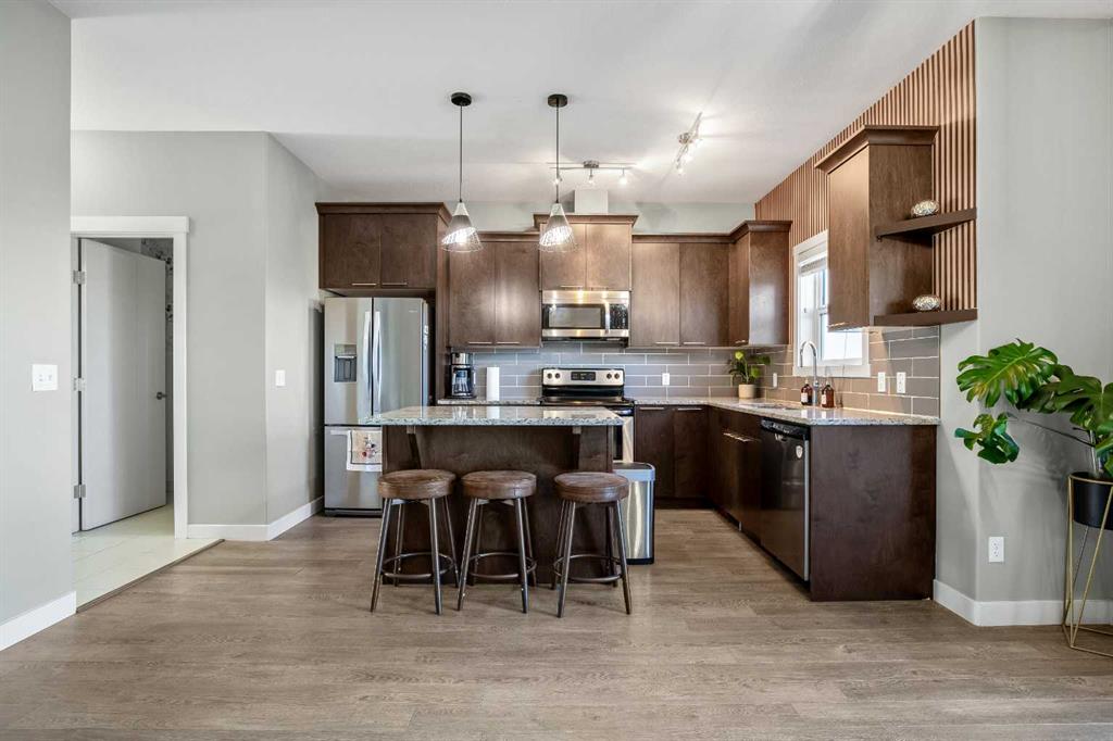 Picture for 554 Redstone View NE