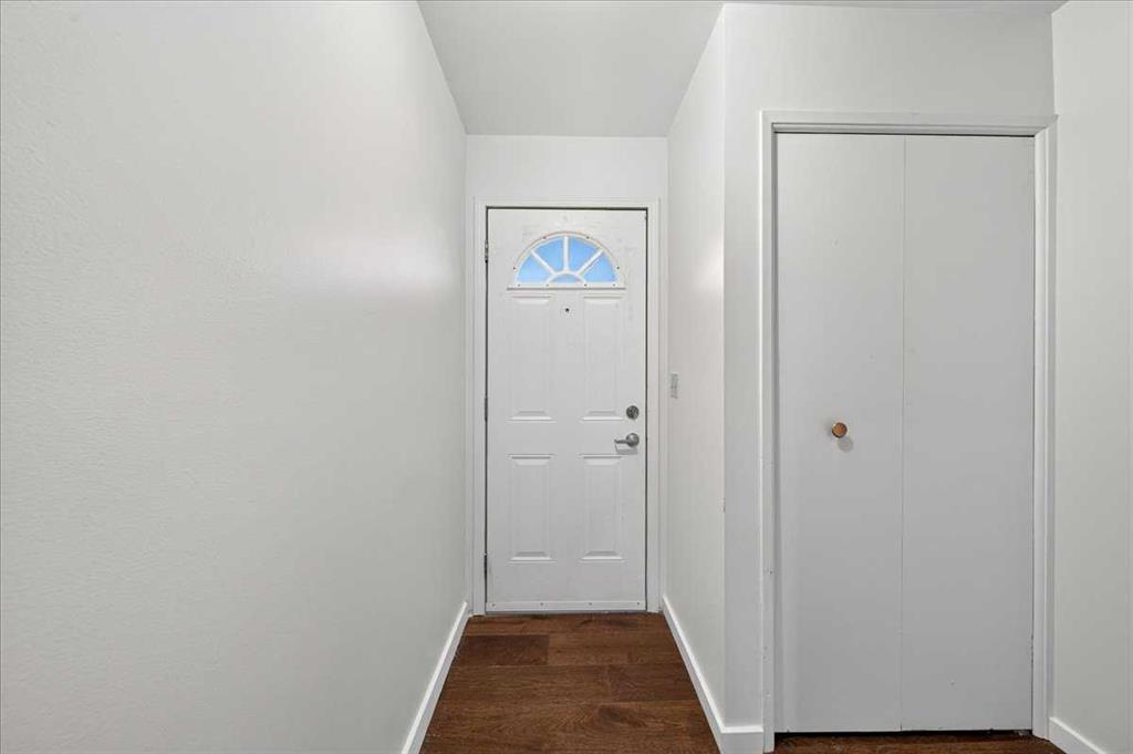 Picture for 33, 64 Whitnel Court NE