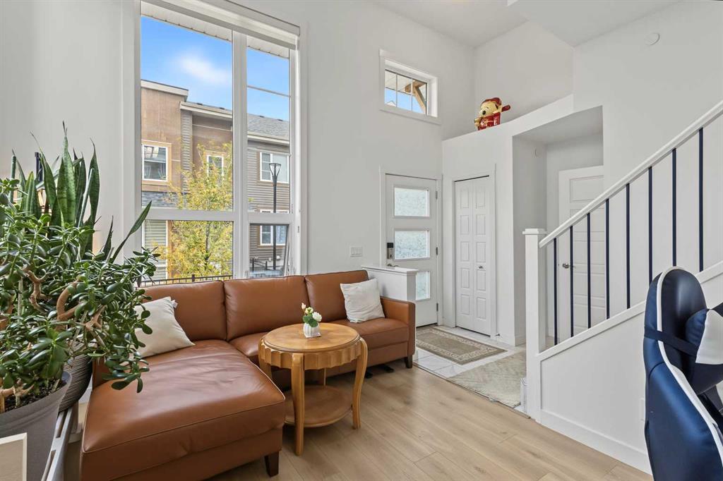 Picture for 244 Livingston Common NE