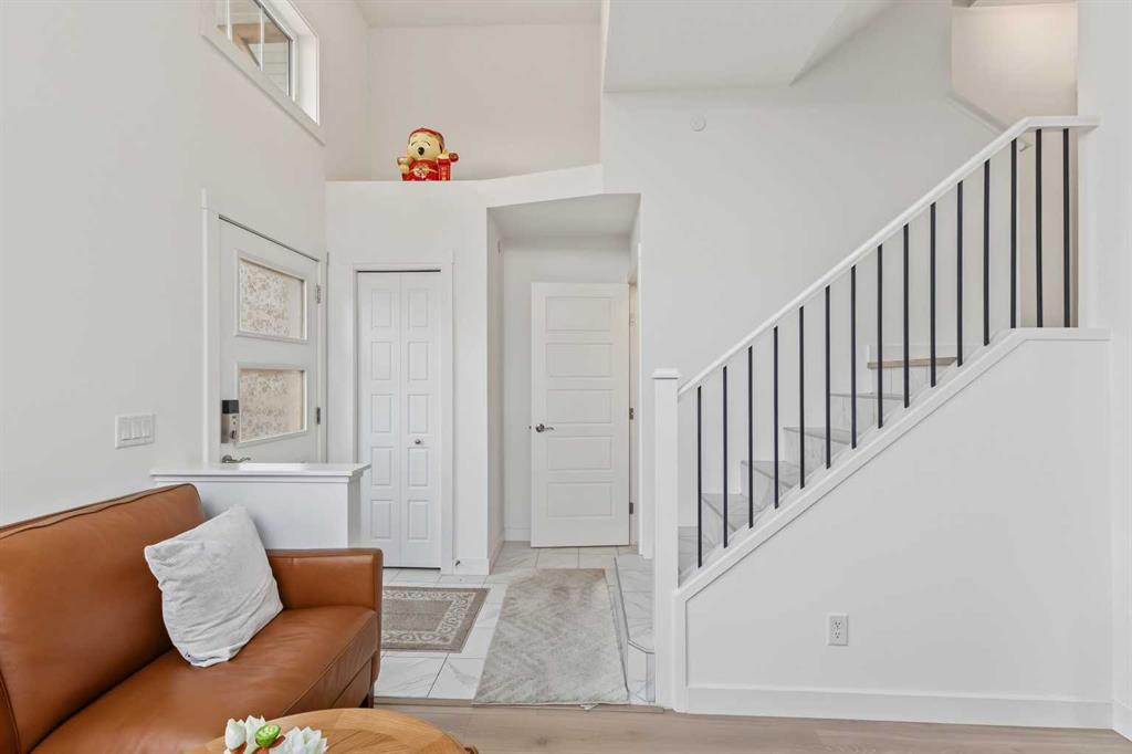 Picture for 244 Livingston Common NE