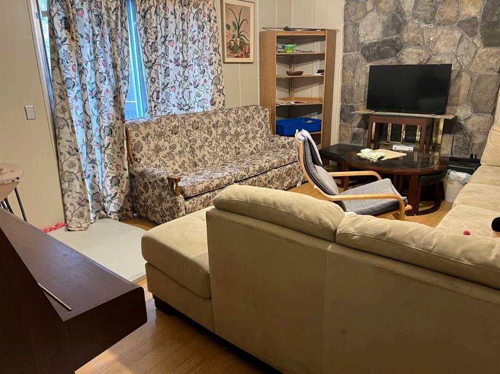 Picture for 105 Valhalla Crescent NW