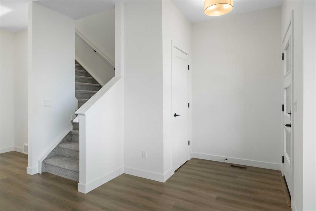 Picture for 215 Belvedere Avenue SE