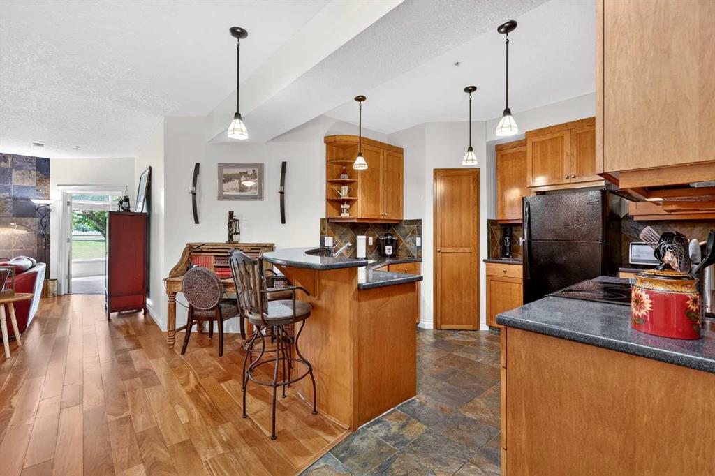 Picture for 1104, 24 Hemlock Crescent SW