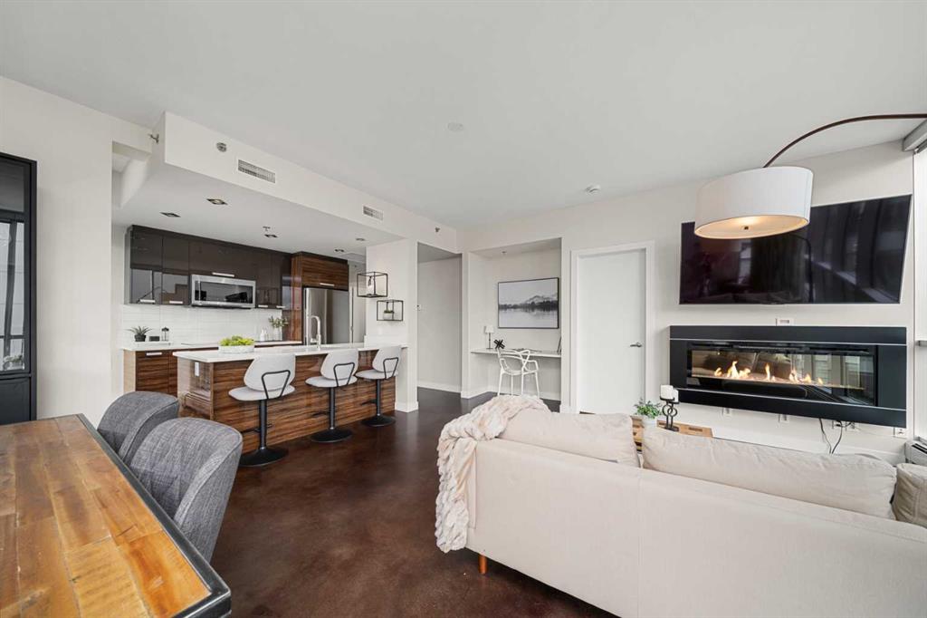 Picture for 411, 235 9A Street NW
