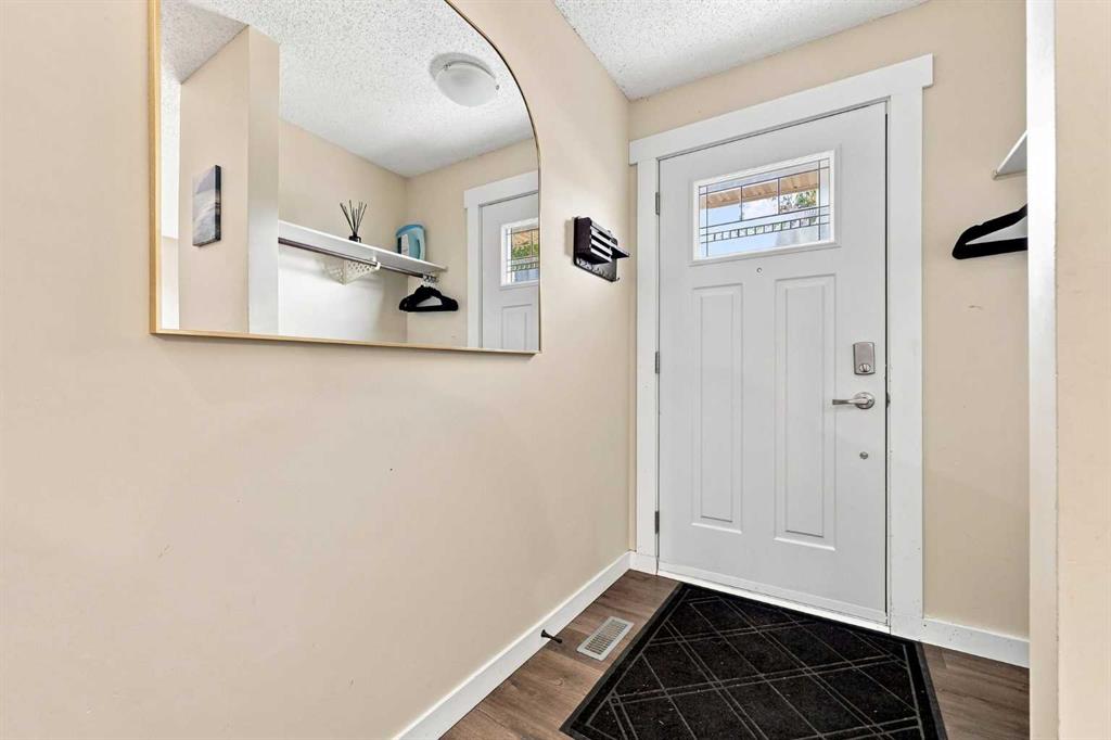 Picture for 27 Erin Grove Close SE