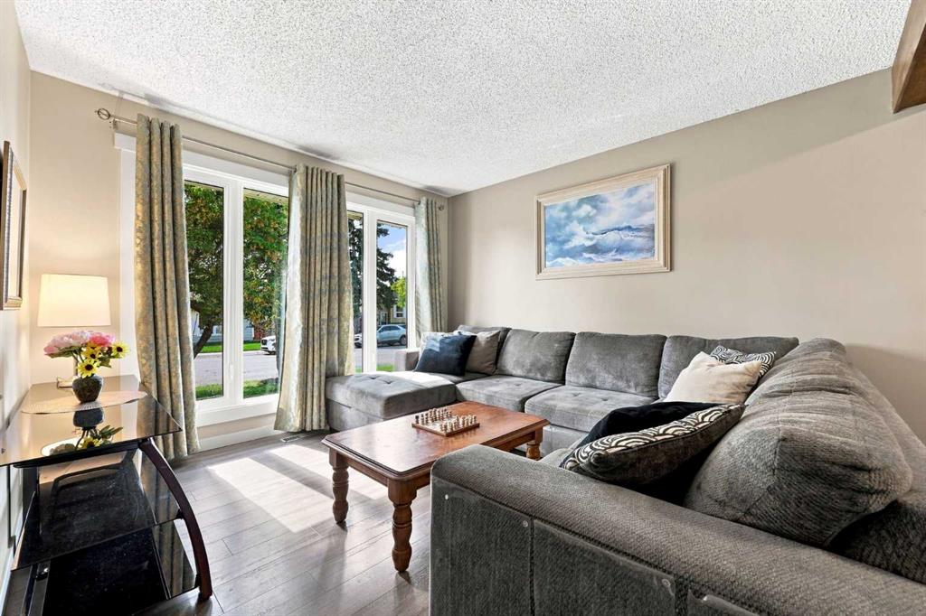Picture for 27 Erin Grove Close SE