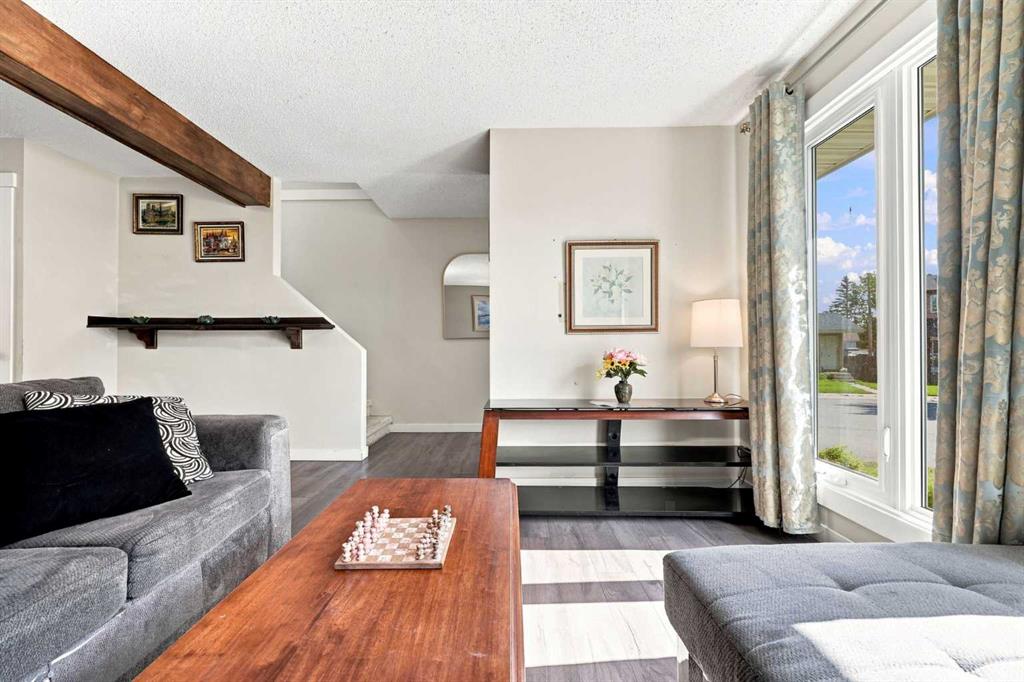 Picture for 27 Erin Grove Close SE
