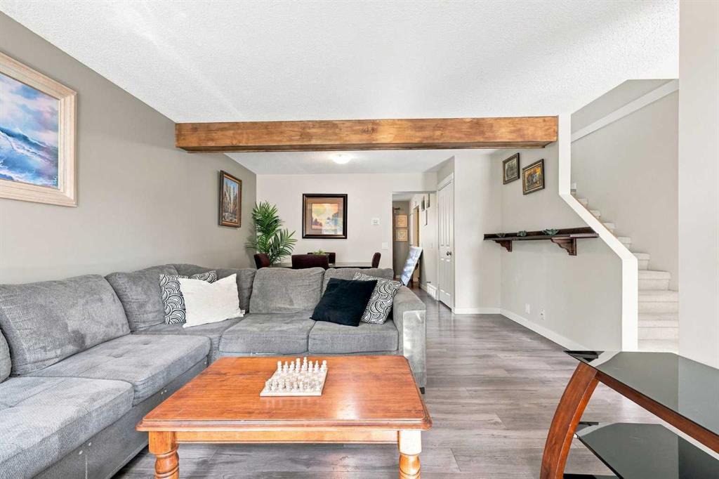 Picture for 27 Erin Grove Close SE