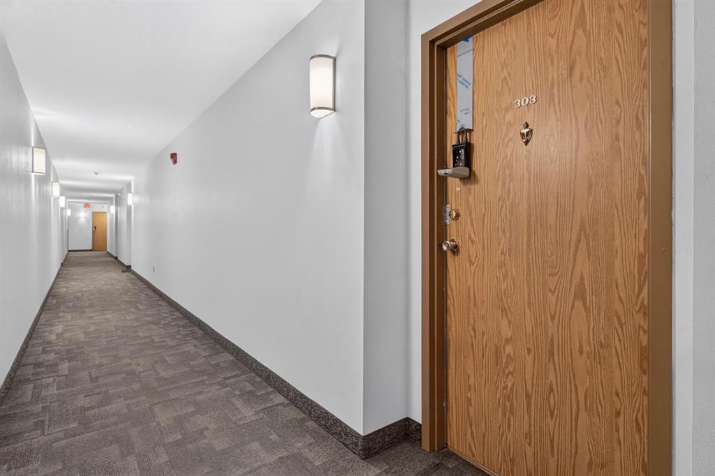 Picture for 303, 333 Garry Crescent NE