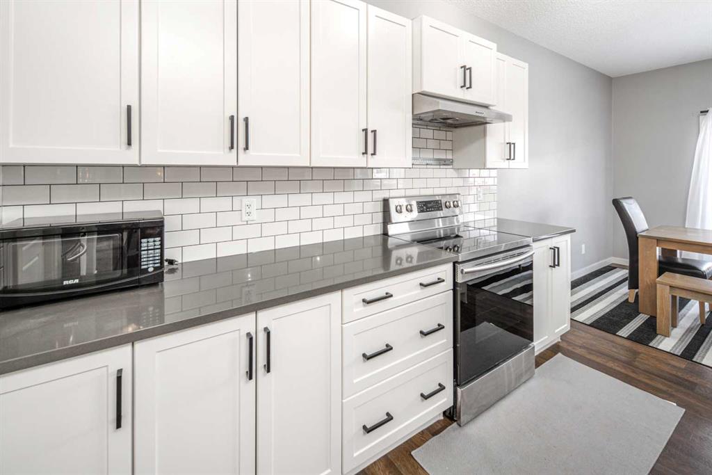 Picture for 80 Howse Manor NE