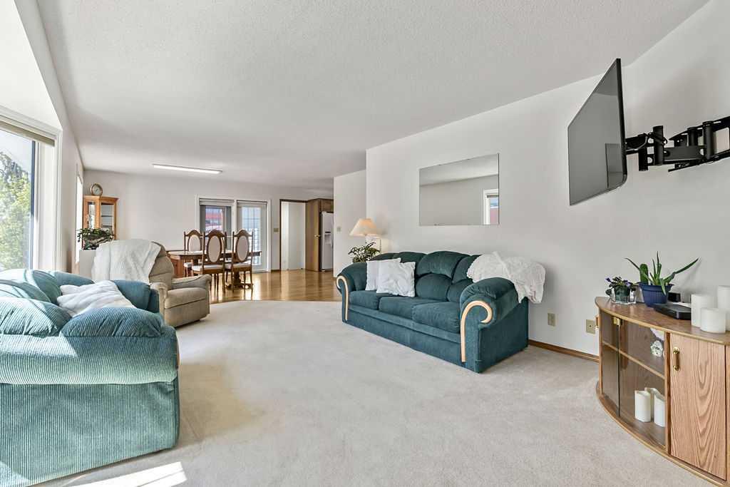 Picture for 815 3 Street SW