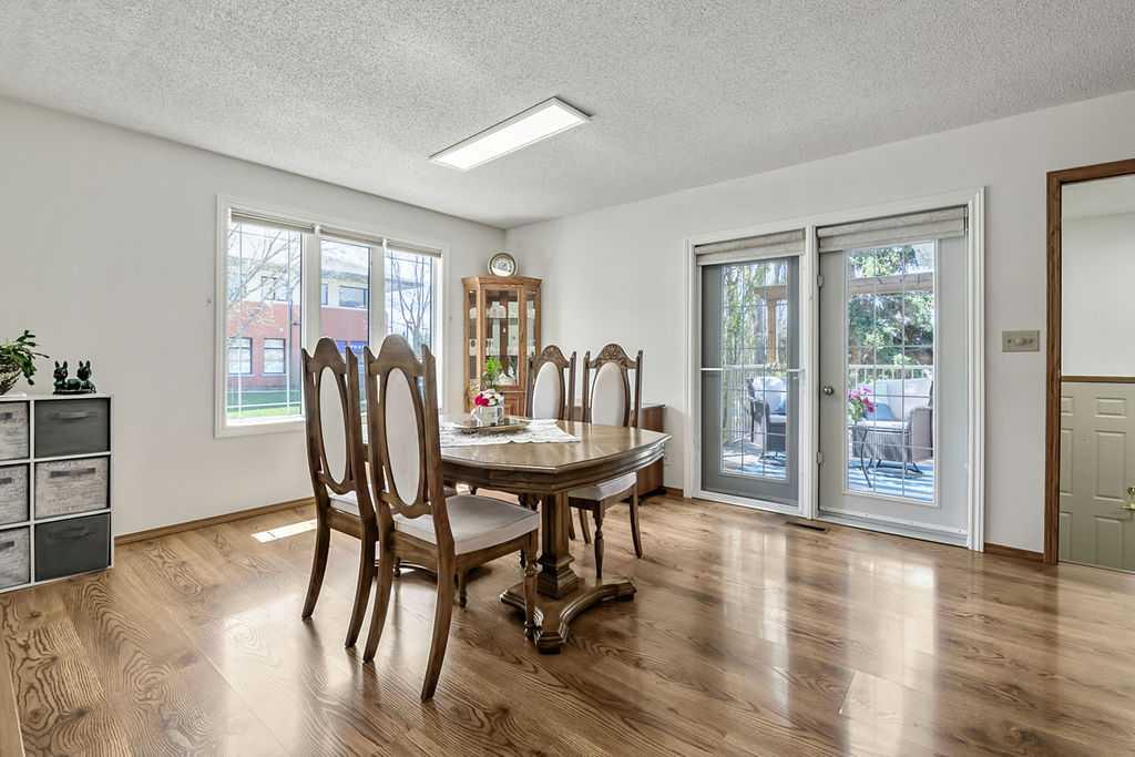 Picture for 815 3 Street SW