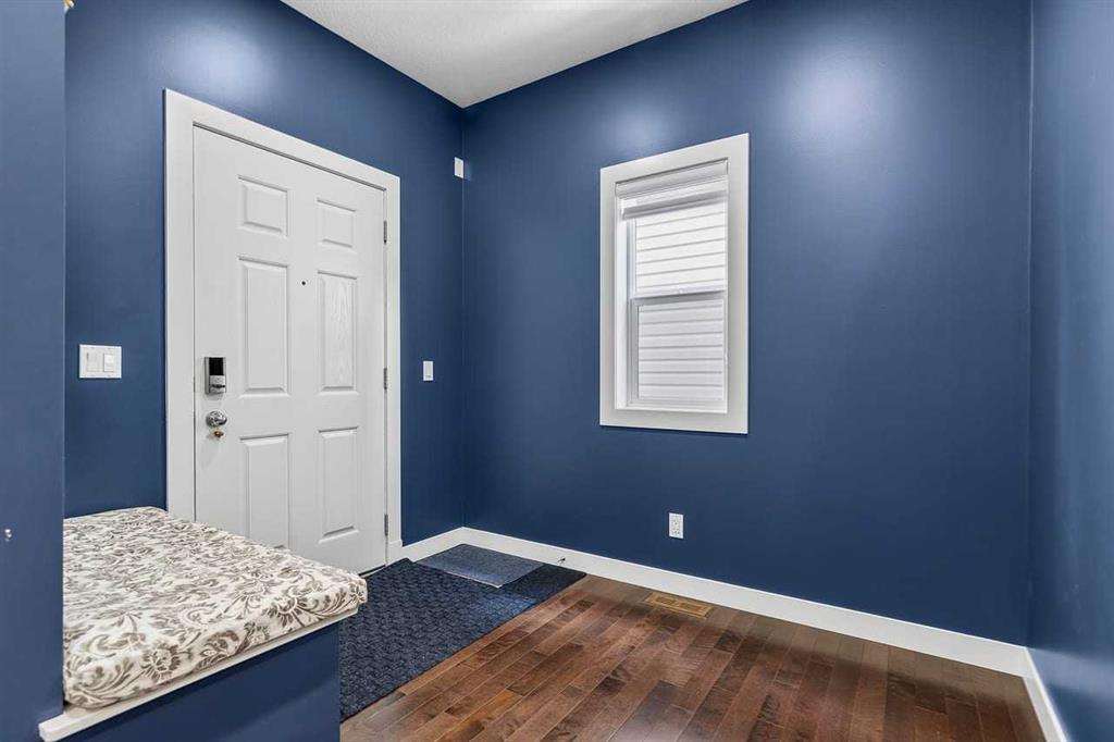 Picture for 35 Copperleaf Crescent SE
