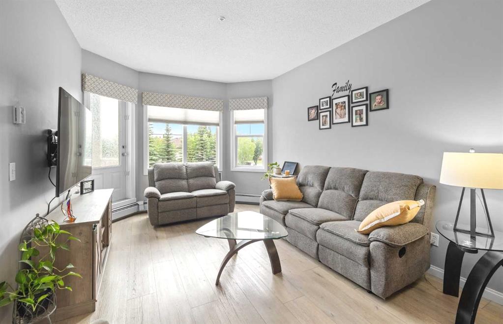 Picture for 220, 8 Prestwick Pond Terrace SE