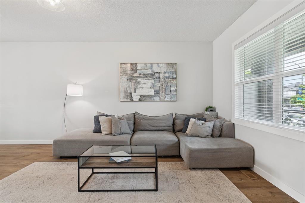 Picture for 124 Wolf Willow Boulevard SE