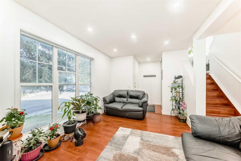 Picture for 79 Hidden Crescent NW