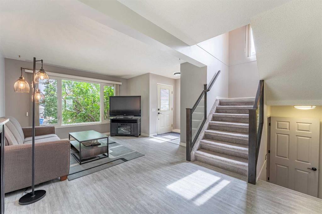 Picture for 40 Fonda Crescent SE