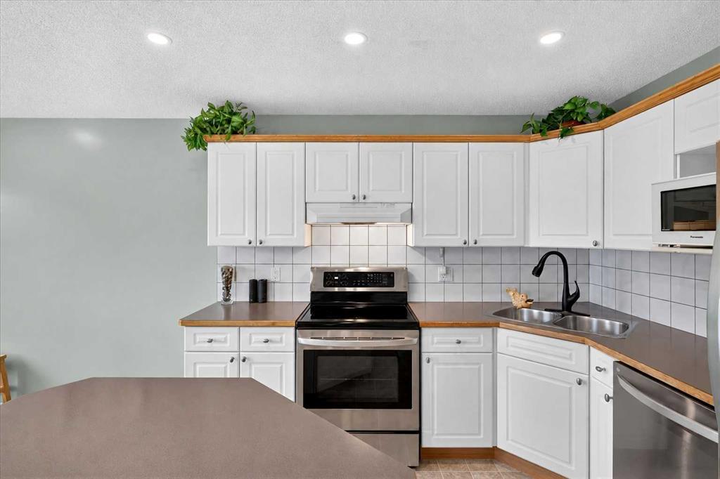 Picture for 170 Bridlewood Drive SW
