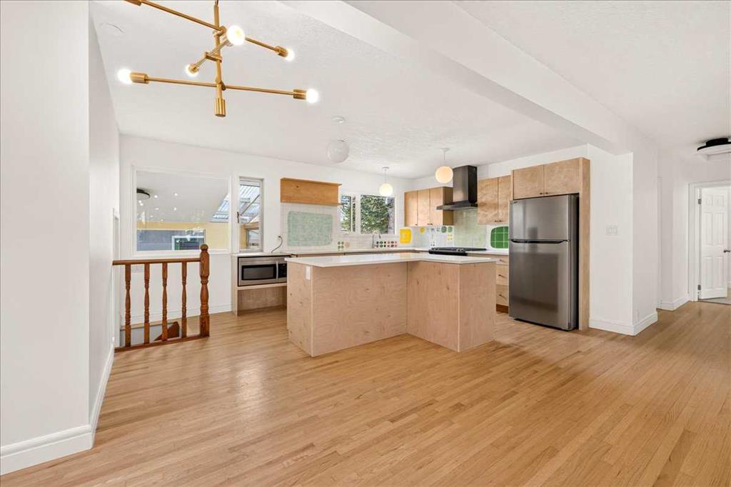 Picture for 90 Armstrong Crescent SE
