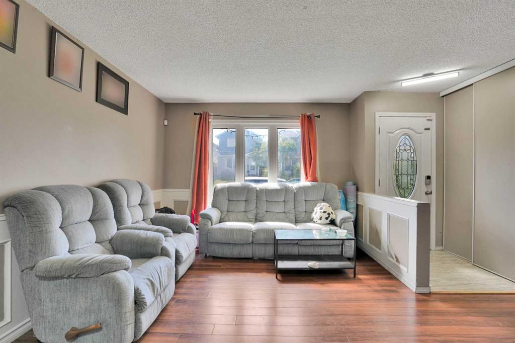 Picture for 95 Castlegreen Close NE