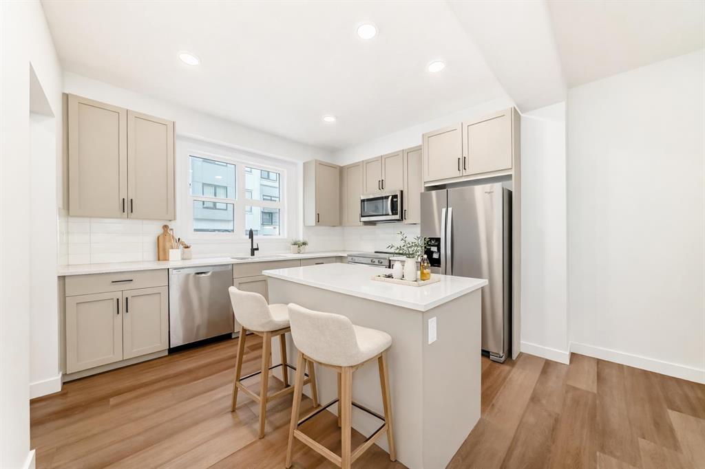 Picture for 103, 30 Rochester View NW