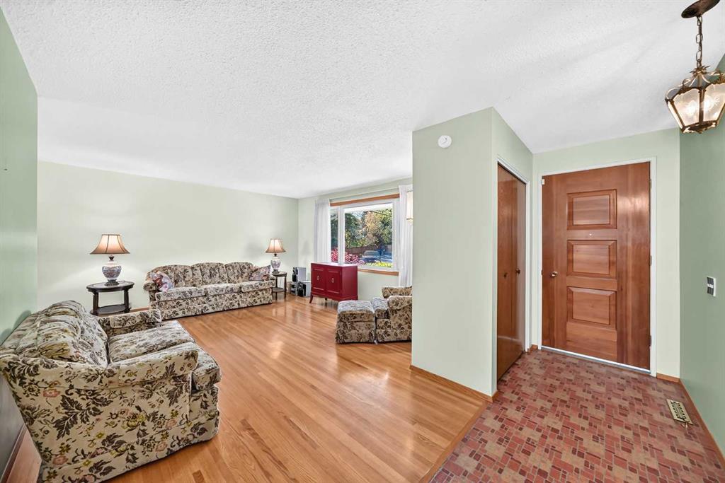 Picture for 10424 2 Street SE