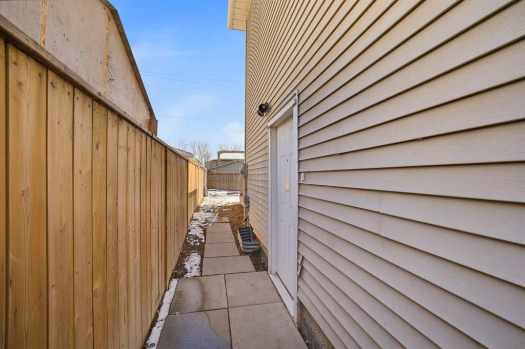 Picture for 19 Appletree Close SE