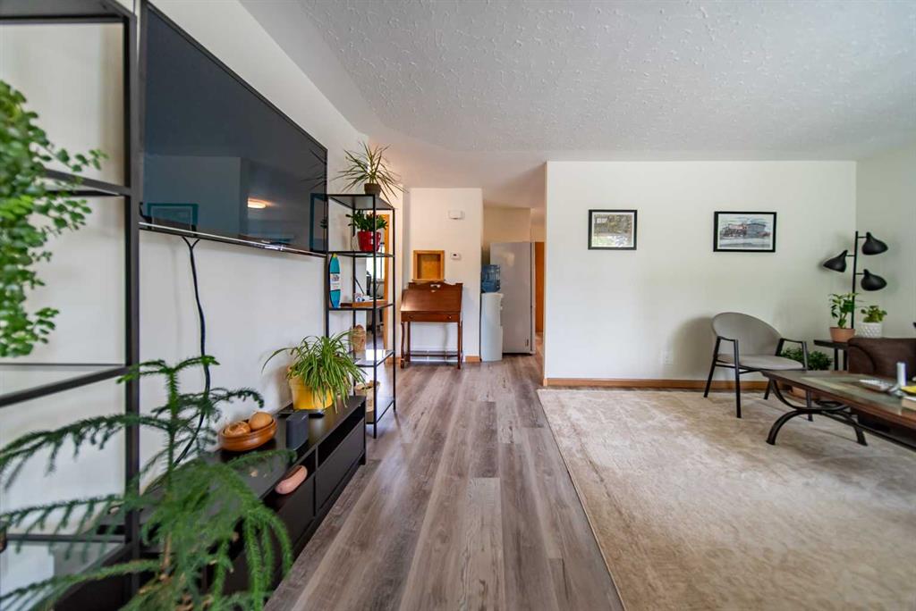 Picture for 84 Waterloo Drive SW