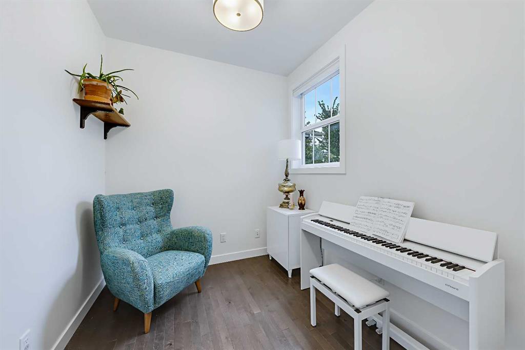 Picture for 91 Masters Avenue SE