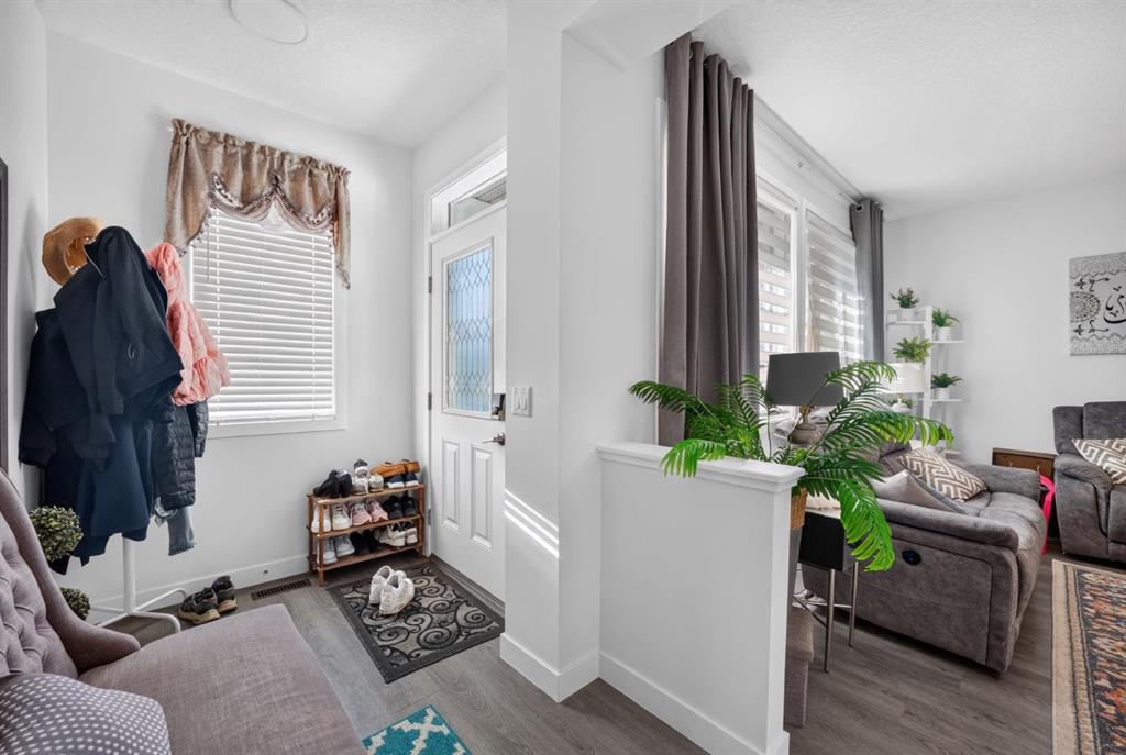 Picture for 981 Mahogany Boulevard SE