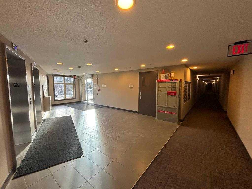 Picture for 214, 15 Aspenmont Heights SW
