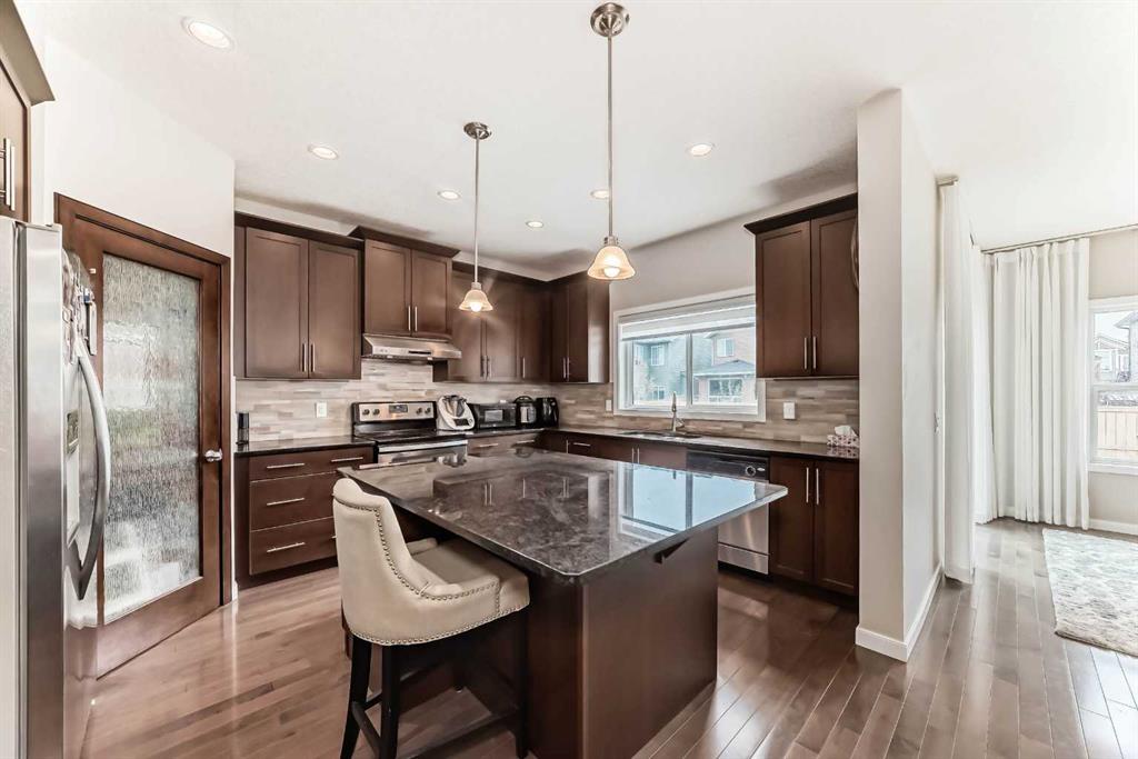 Picture for 156 Cougar Ridge Manor SW