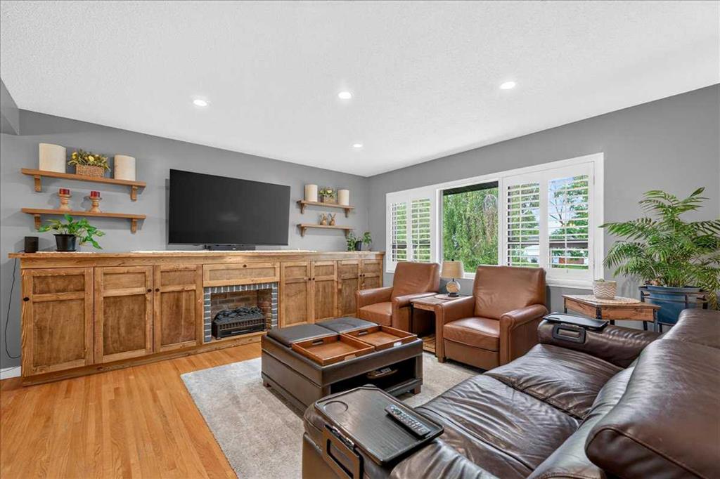 Picture for 9715 Fairmount Drive SE
