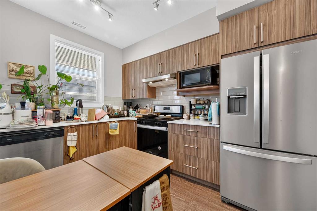Picture for 204, 330 Redstone  NE