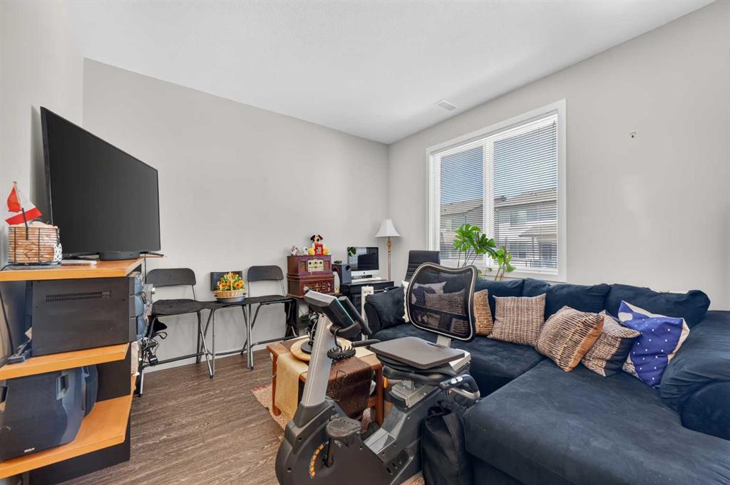 Picture for 204, 330 Redstone  NE