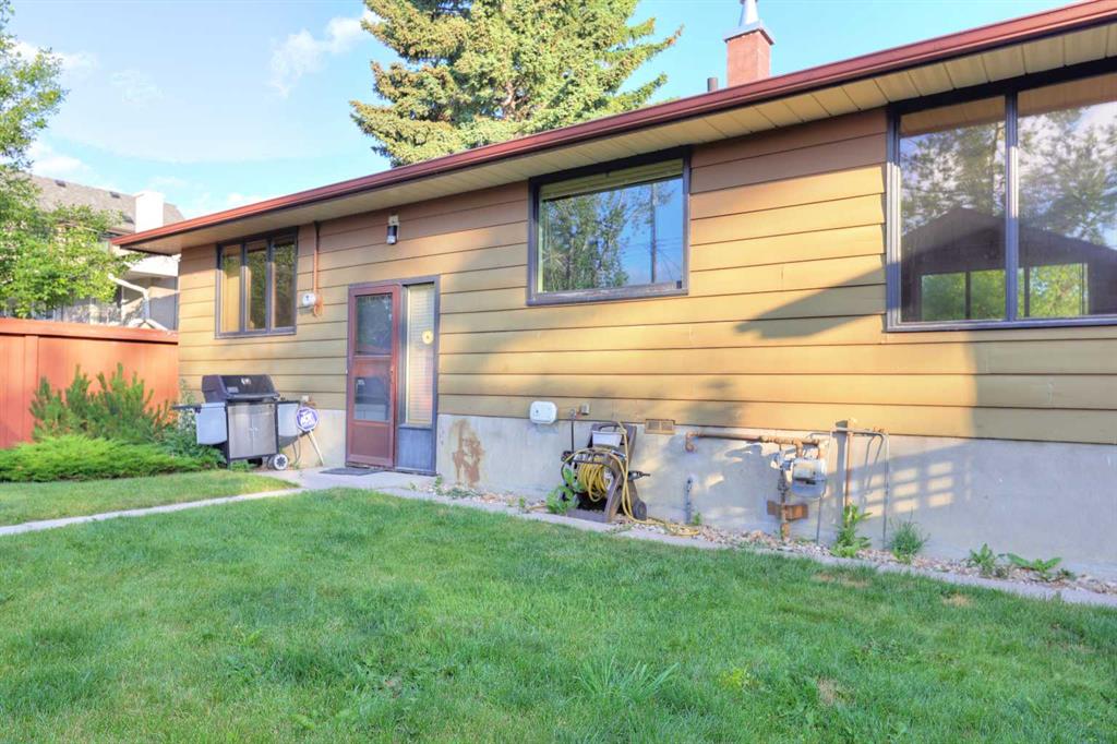 Picture for 31 Rosery Drive NW